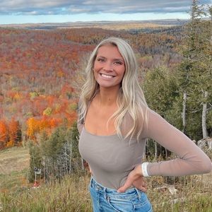 Meet your Posher, Brooke